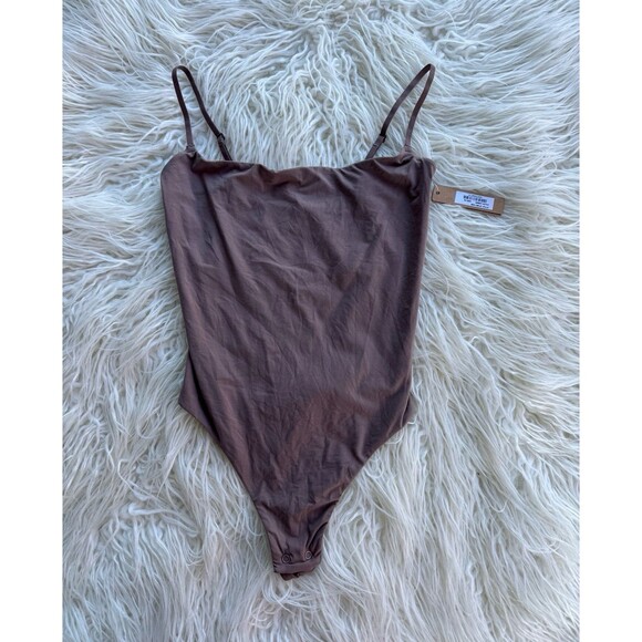 Skims Fits Everybody Cami Thong Bodysuit Umber Size XS - Picture 1 of 9